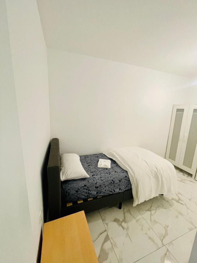 Queen Apartments Santa Coloma de Gramanet Exteriér fotografie